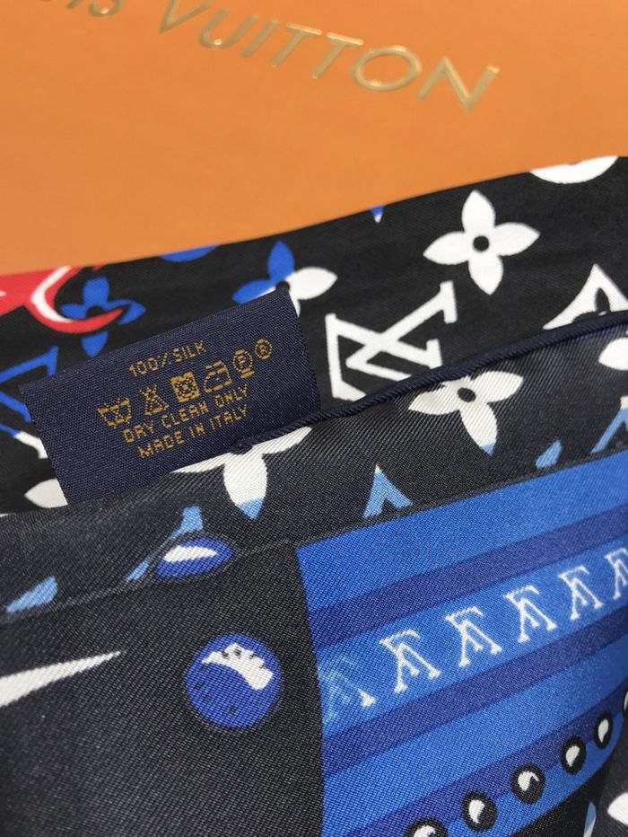 Louis Vuitton Scarf LVS00147